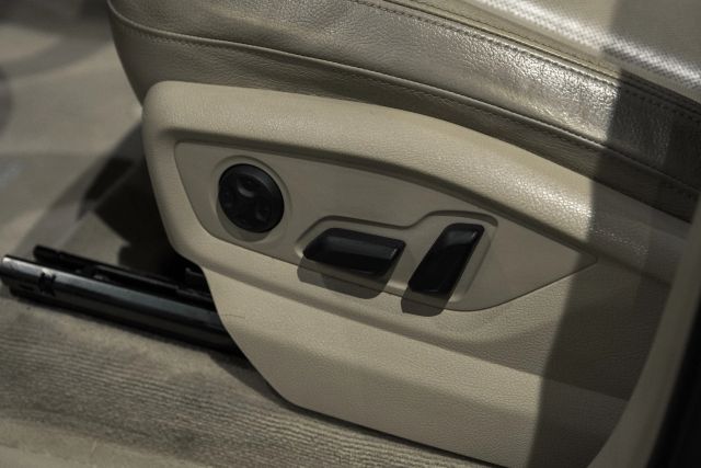 2017 Audi Q7 3.0t Prestige Sport Utility 4d - Image 31