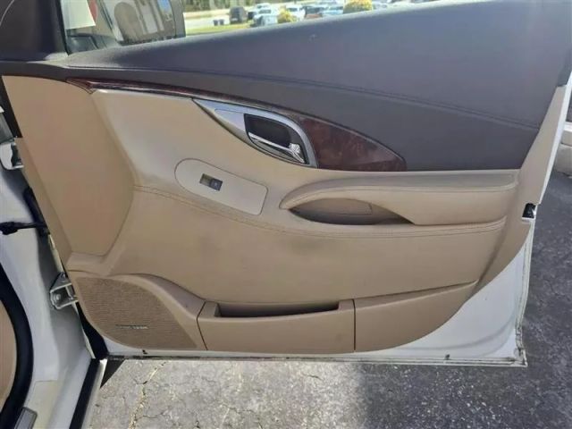 2010 Buick Lacrosse - Image 15
