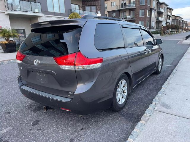 2011 Toyota Sienna Limited Minivan 4d - Image 8
