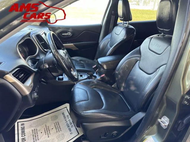 2018 Jeep Cherokee - Image 12