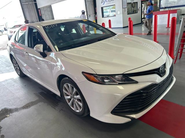 2018 Toyota Camry - Image 4
