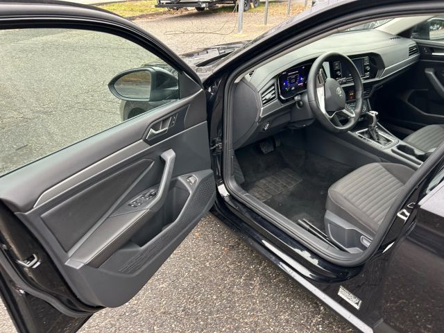 2024 Volkswagen Jetta - Image 18