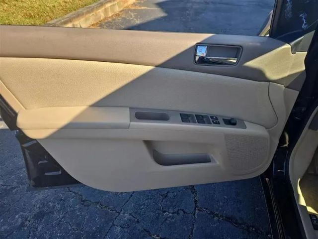 2011 Nissan Sentra - Image 9