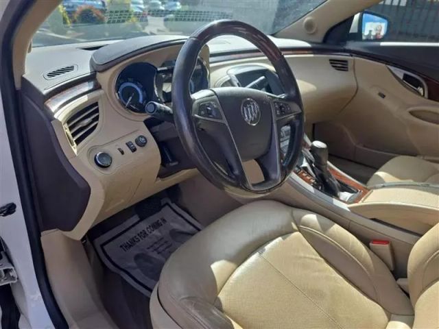 2010 Buick Lacrosse - Image 12