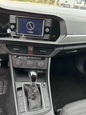 2024 Volkswagen Jetta - Image 20