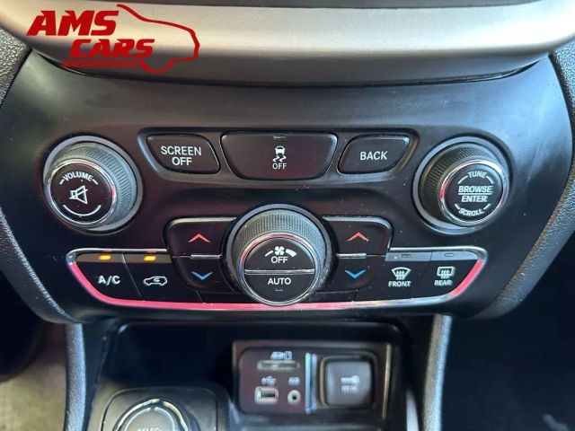 2018 Jeep Cherokee - Image 44