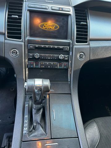 2010 Ford Taurus - Image 23