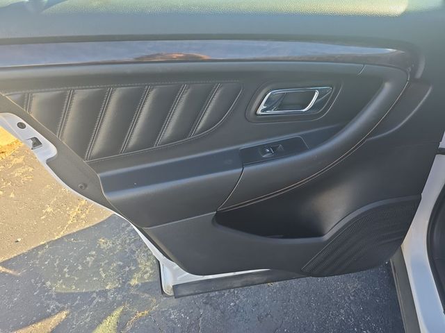 2014 Ford Taurus - Image 19