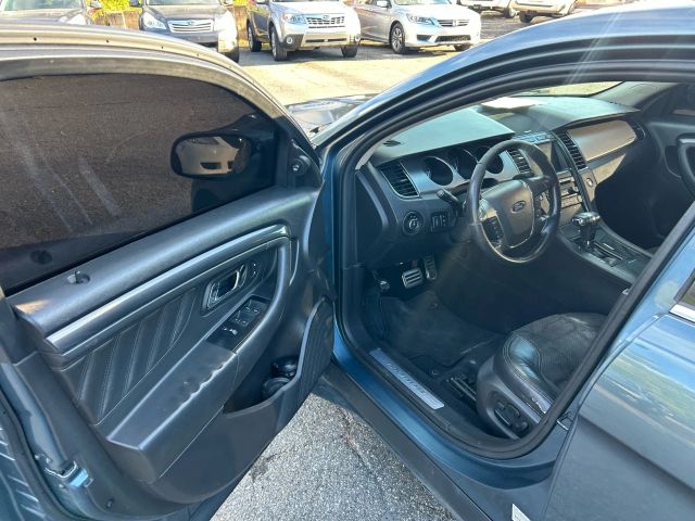 2010 Ford Taurus - Image 22
