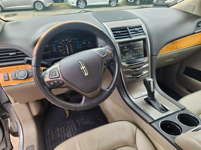 2015 Lincoln MKX Base photo 11