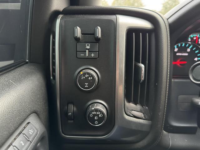 2015 Chevrolet Silverado 2500HD LTZ photo 26