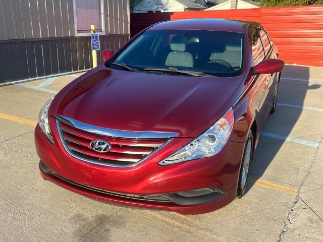 2014 Hyundai Sonata - Image 2