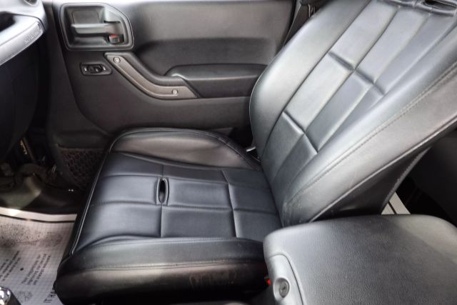 2017 Jeep Wrangler Unlimited - Image 12