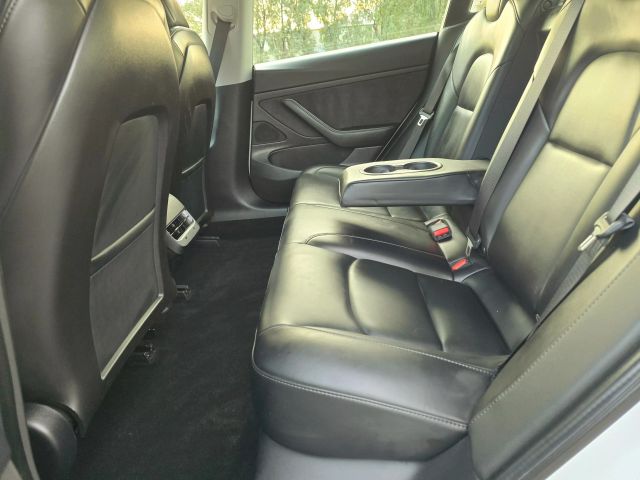2020 Tesla Model 3 - Image 40