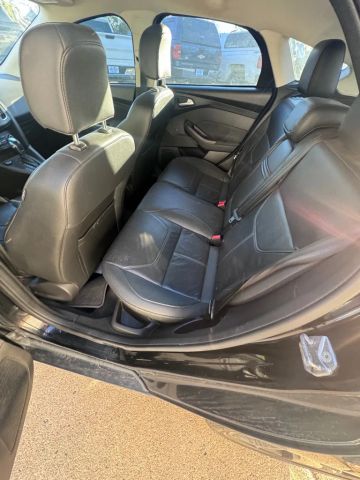 2016 Ford Focus Se Hatchback 4d - Image 11