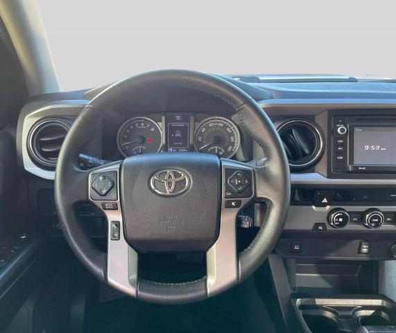 2017 Toyota Tacoma SR5 photo 12