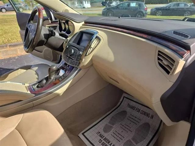 2010 Buick Lacrosse - Image 16
