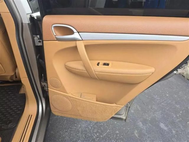 2009 Porsche Cayenne - Image 17