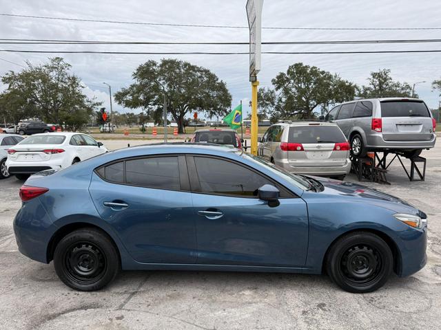 2017 Mazda Mazda3 Sport photo 4