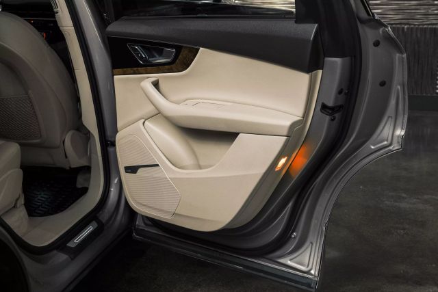 2017 Audi Q7 3.0t Prestige Sport Utility 4d - Image 47