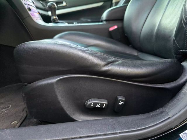 2009 Infiniti G37x Sedan 4d - Image 20