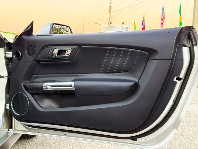 2017 Ford Mustang - Image 22