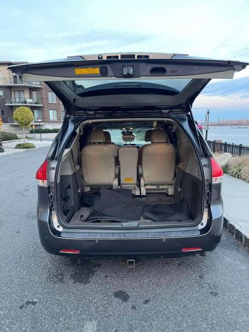 2011 Toyota Sienna Limited Minivan 4d - Image 10