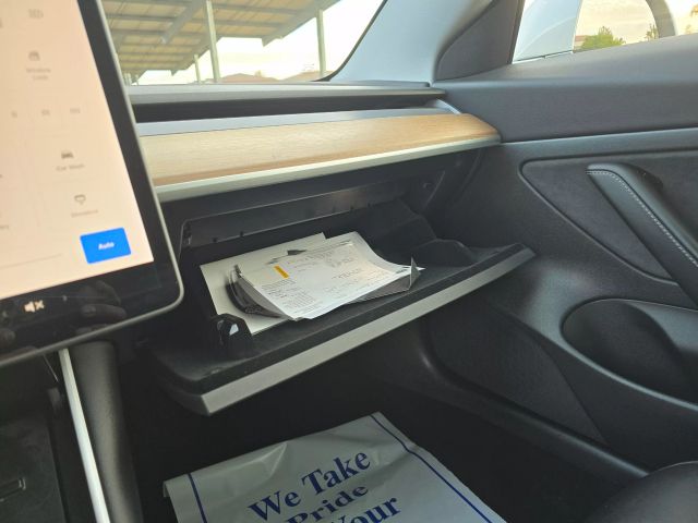 2020 Tesla Model 3 - Image 24