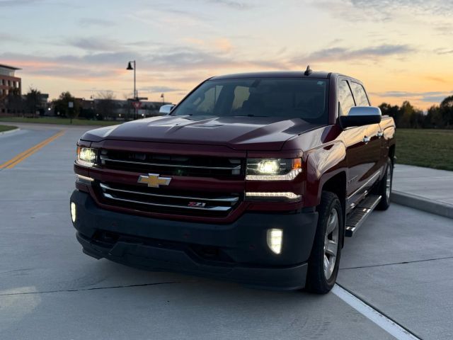 2017 Chevrolet Silverado 1500 Crew Cab - Image 25