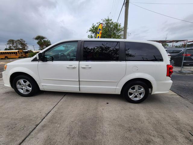 2012 Dodge Grand Caravan Crew photo 5