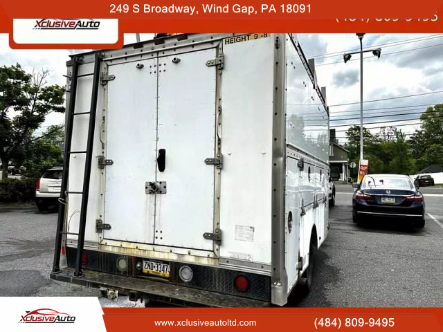 2005 FORD E350 SUPER DUTY CUTAWAY VAN V8, TURBO DSL 6.0L VAN CAB-CHASSIS 2D - Xclusive Auto Ltd