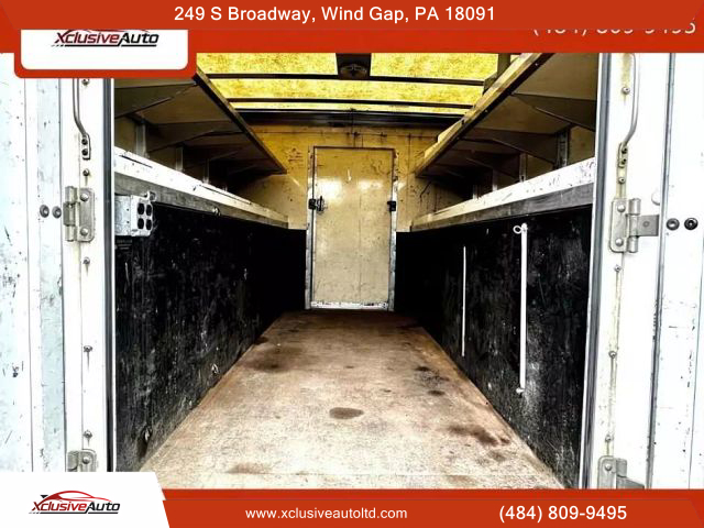2005 FORD E350 SUPER DUTY CUTAWAY VAN V8, TURBO DSL 6.0L VAN CAB-CHASSIS 2D - Xclusive Auto Ltd