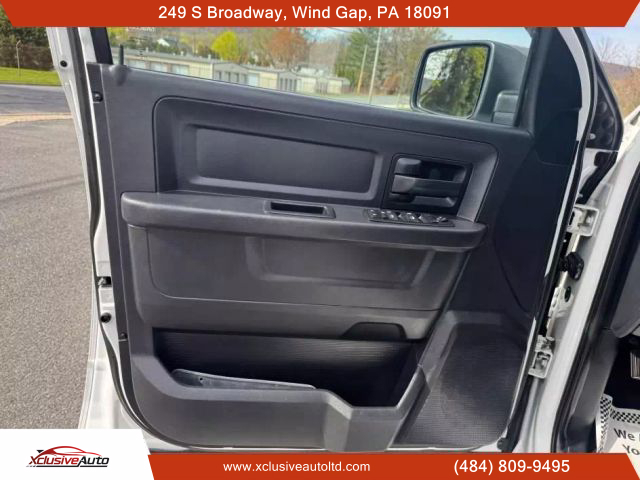 2015 RAM 1500 CREW CAB PICKUP V8, HEMI, 5.7 LITER TRADESMAN PICKUP 4D 6 1/3 FT - Xclusive Auto Ltd