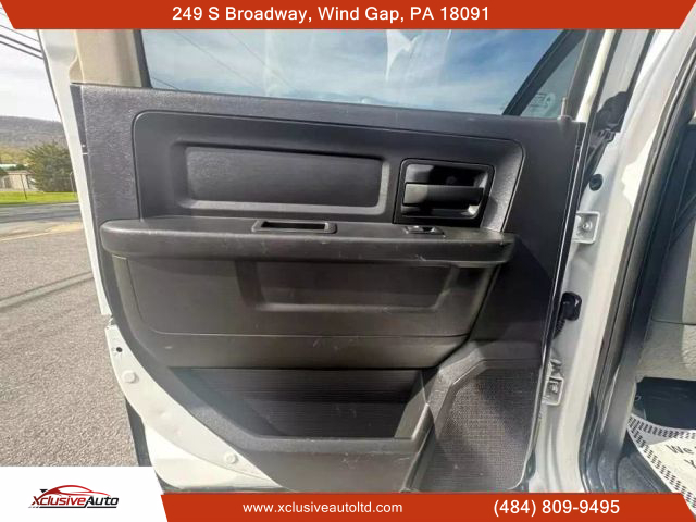 2015 RAM 1500 CREW CAB PICKUP V8, HEMI, 5.7 LITER TRADESMAN PICKUP 4D 6 1/3 FT - Xclusive Auto Ltd