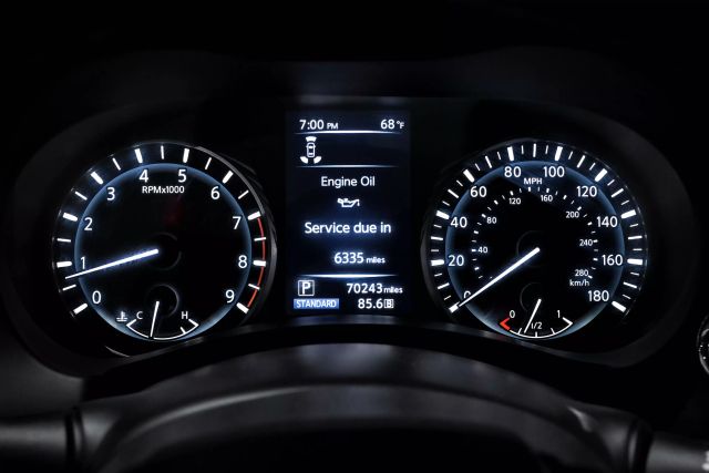 2021 Infiniti Q50 Luxe Sedan 4d - Image 23