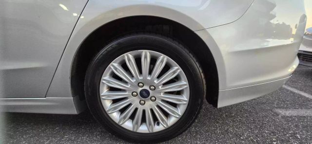 2016 Ford Fusion Se Hybrid Sedan 4d - Image 40