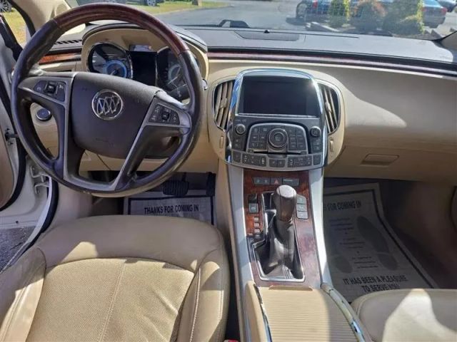 2010 Buick Lacrosse - Image 10