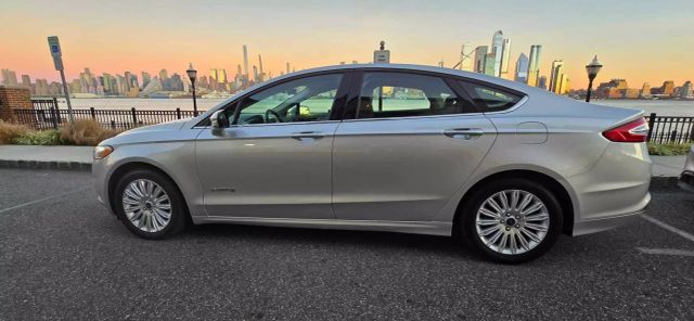 2016 Ford Fusion Se Hybrid Sedan 4d - Image 7