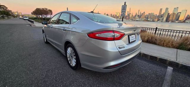 2016 Ford Fusion Se Hybrid Sedan 4d - Image 5