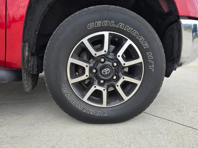 2014 Toyota Tundra Double Cab - Image 13
