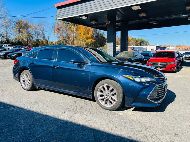 2019 Toyota Avalon - Image 2