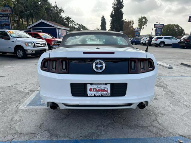 2014 Ford Mustang V6 Premium photo 6