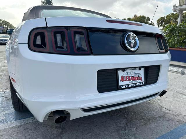 2014 Ford Mustang V6 Premium photo 22