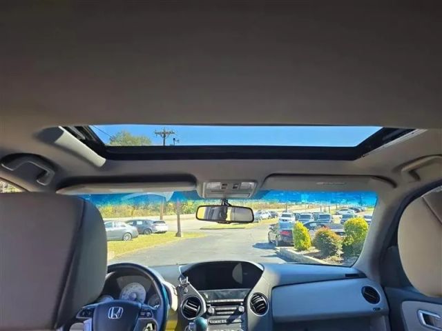 2012 Honda Pilot - Image 11