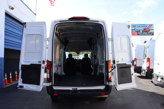 2022 Ford Transit 250 Cargo Van - Image 10