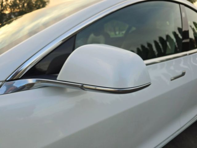 2020 Tesla Model 3 - Image 9