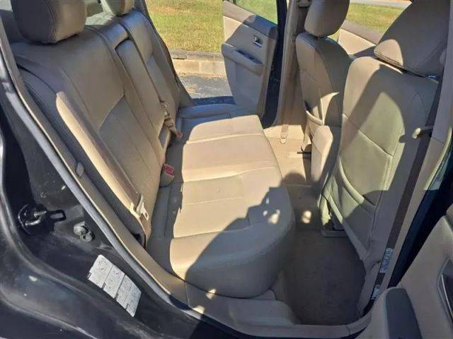 2011 Nissan Sentra - Image 18