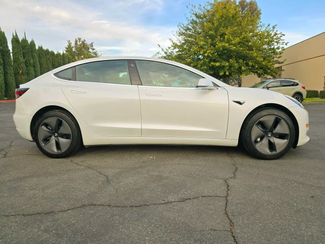 2020 Tesla Model 3 - Image 4