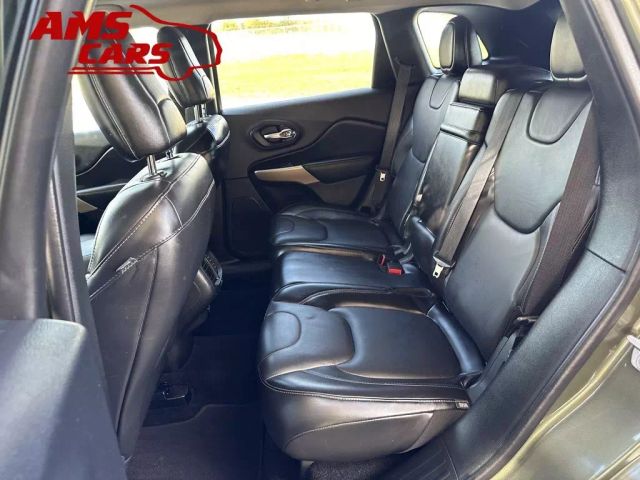 2018 Jeep Cherokee - Image 14