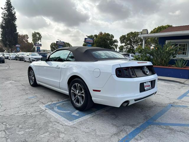 2014 Ford Mustang V6 Premium photo 5